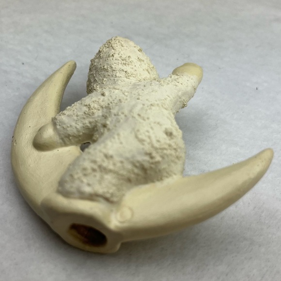 Vintage ALBERTA CERAMICS MOLDED Christmas Ornament SNOW BABIES Moon Sitting - Picture 9 of 9